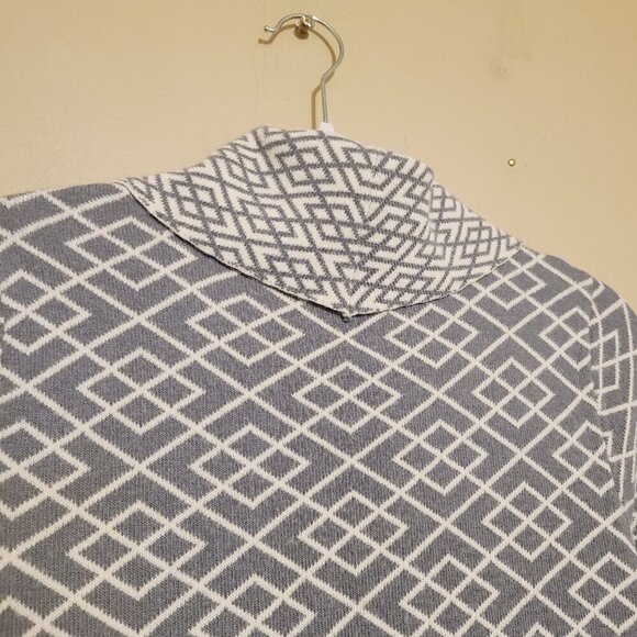 Anthropologie | Moth Gray & White Abstract Print Turtleneck Sweater (Size Small) - Picture 14 of 15